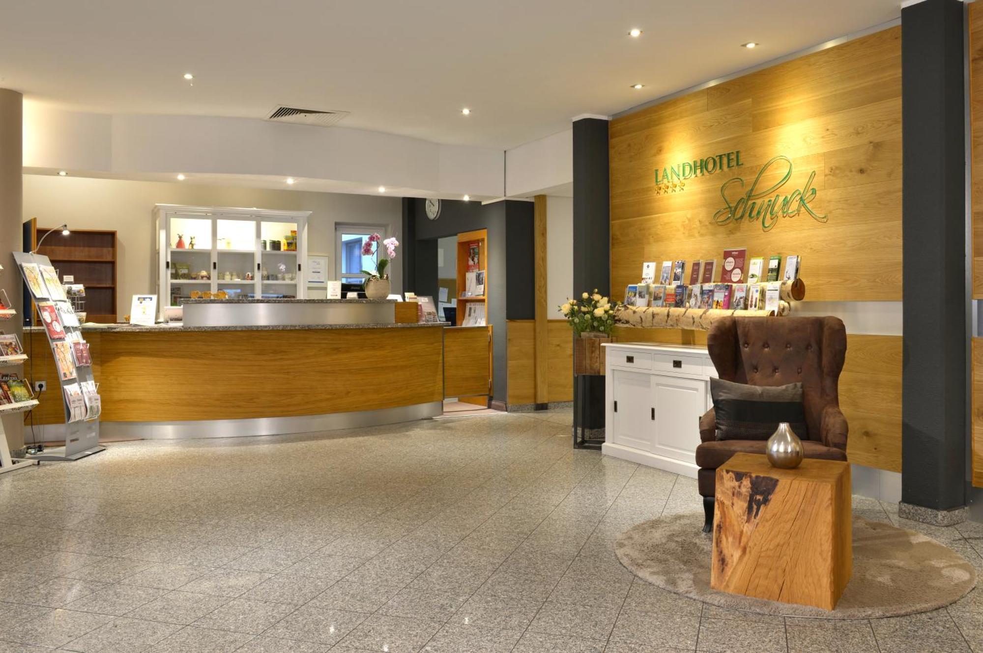 Landhotel Schnuck ชเนเวอร์ดิงเงิน ภายนอก รูปภาพ